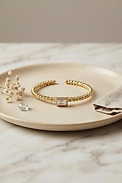 Gold Renk Dorika Model Kare Zirkon Taşlı Bileklik 
BB8860