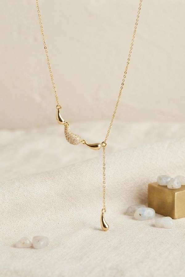 Pirinç Gold Renk Zirkon Taşlı Damla Model Kadın Kolye 
BKO11239