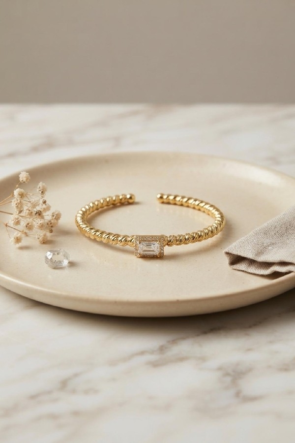 Gold Renk Dorika Model Kare Zirkon Taşlı Bileklik 
BB8860